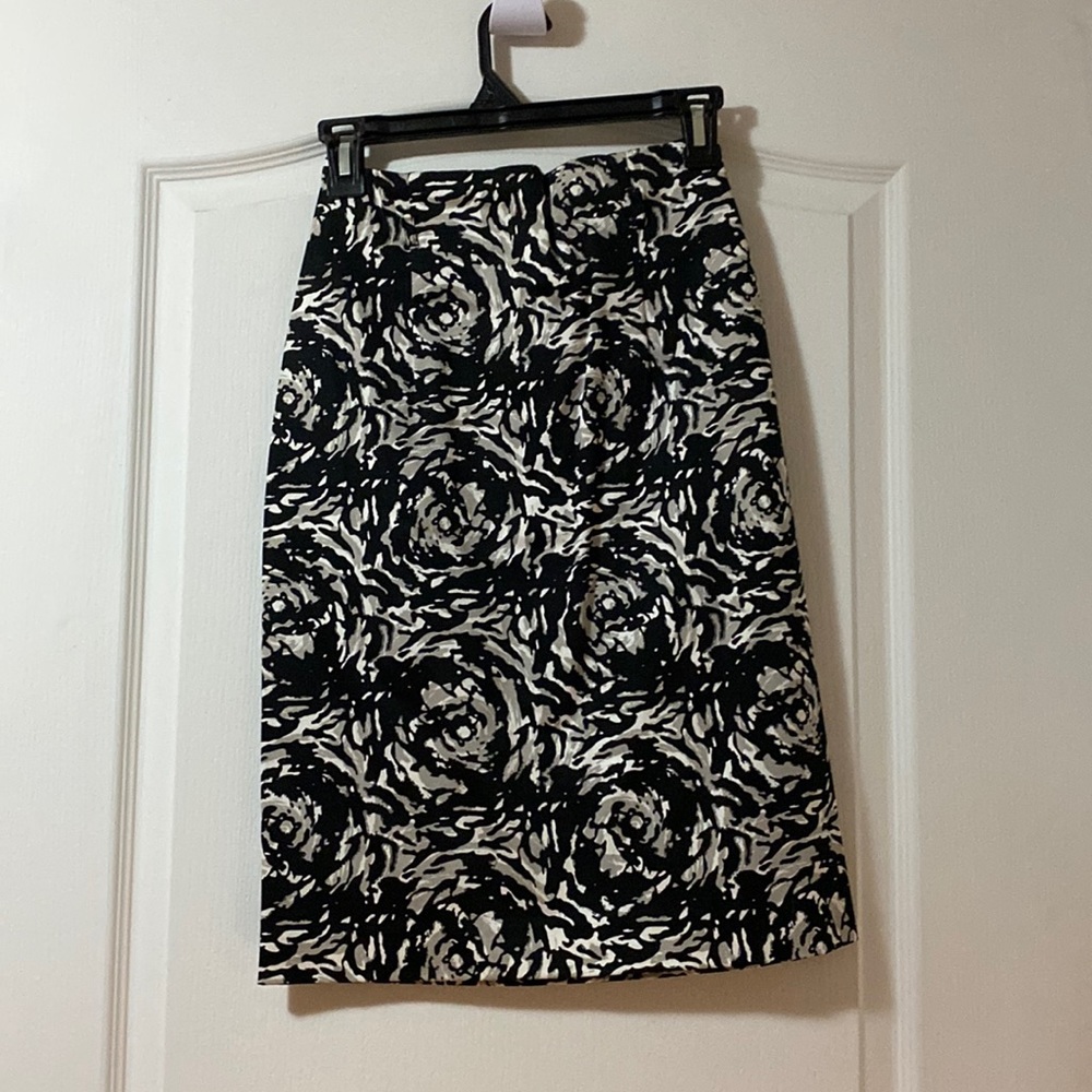 Jacob black, white, grey flower/abstract pencil skirt